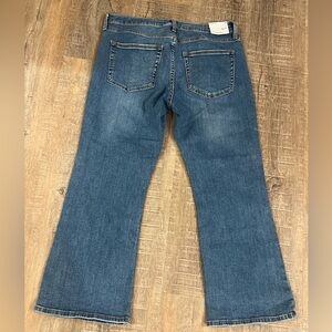 Nwt Forever 21 Blue Women's mid rise crop 30 Jeans